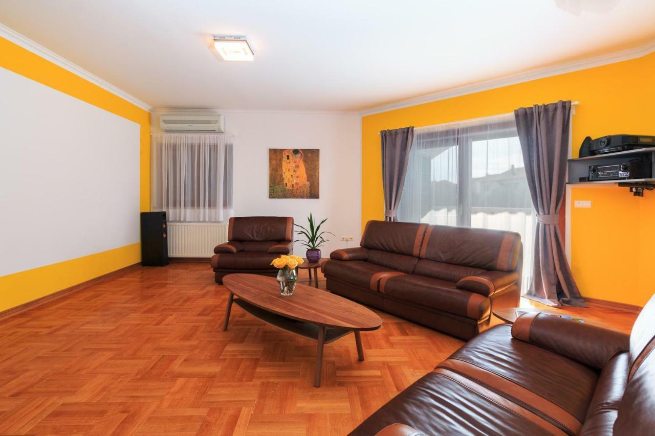 Villa Dream Srima Εξωτερικό φωτογραφία