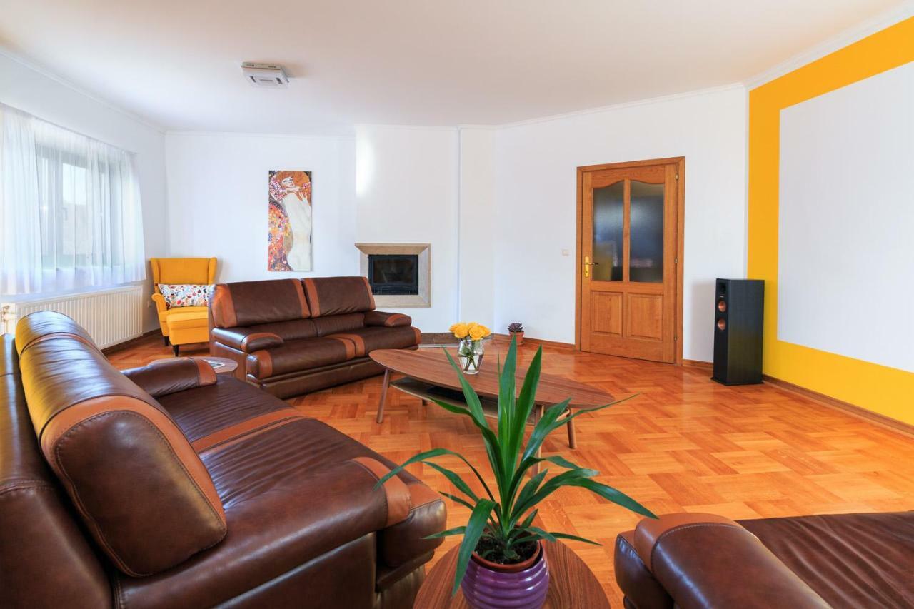 Villa Dream Srima Εξωτερικό φωτογραφία